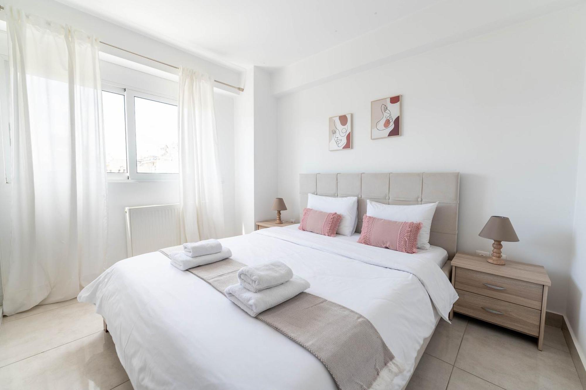 Modern Spacious Apartment Located In Piraeus Exterior photo